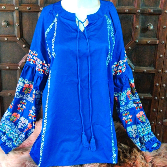 Tops - XL beautiful blouse with multicolor MOVING, PLEASE MAKE REASONABLE OFFER!